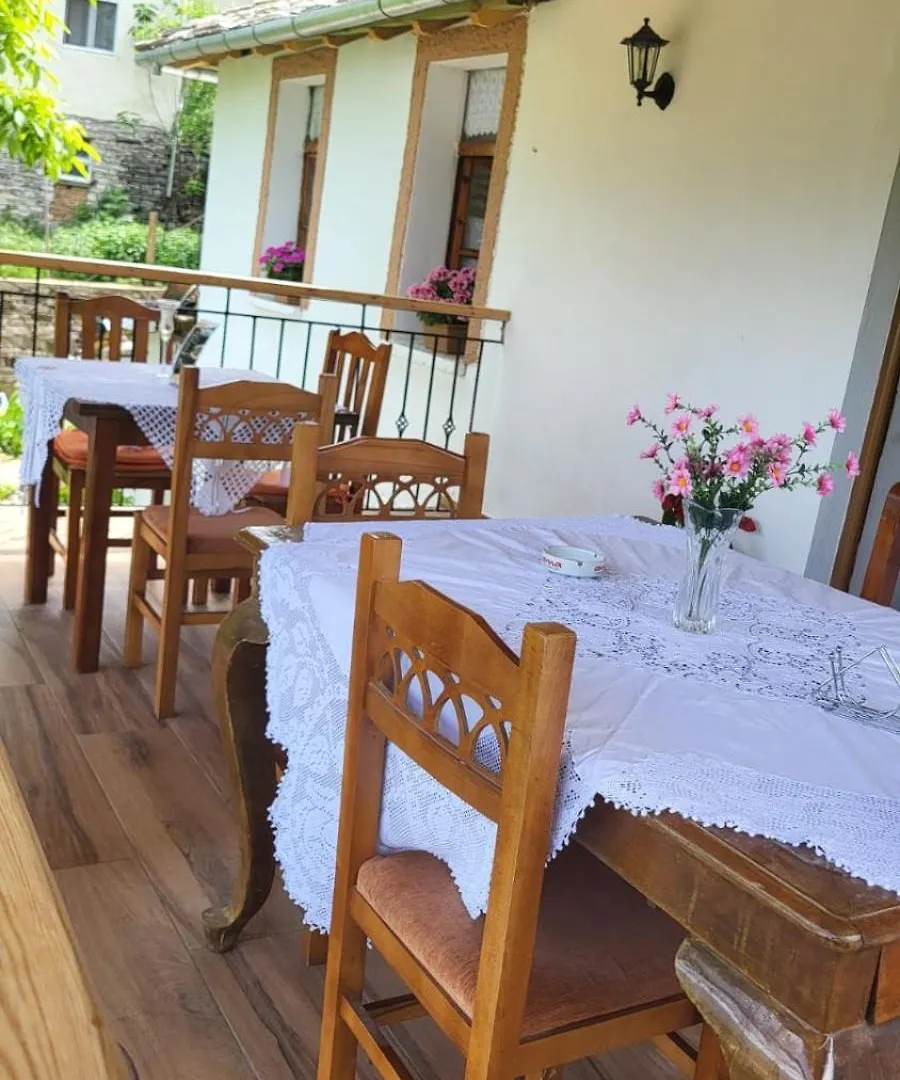 Guest House Hasko Gjirokastër Bed & Breakfast