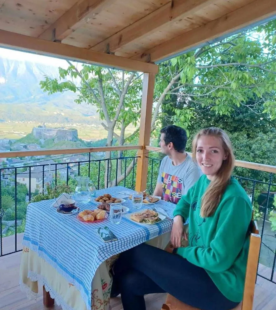 Alojamento de Acomodação e Pequeno-almoço Guest House Hasko Gjirokastër