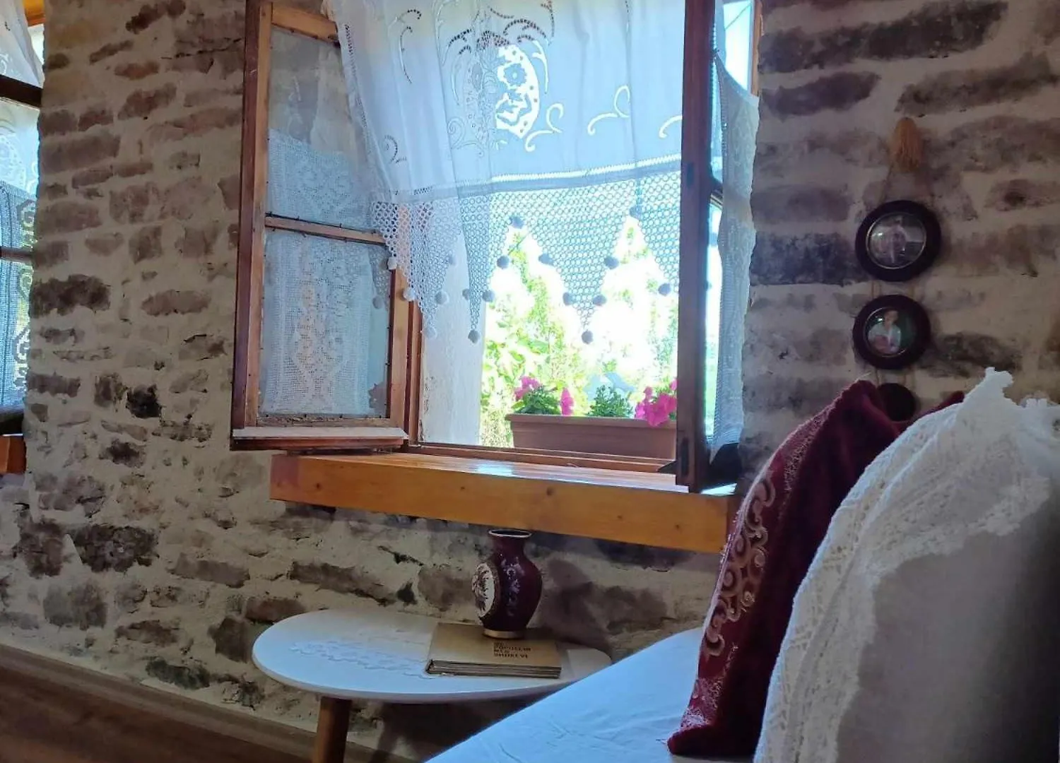 Guest House Hasko Gjirokaster Bed & Breakfast
