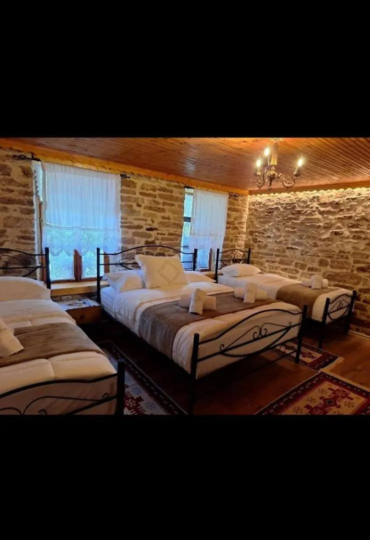 Guest House Hasko Gjirokastër Bed & Breakfast